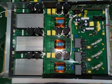 एचक्यूएम 600 श्रृंखला मॉड्यूलर यूपीएस 600kVA आउटपुट पीएफ1 के साथ पूर्ण डीएसपी नियंत्रण तीन चरण0